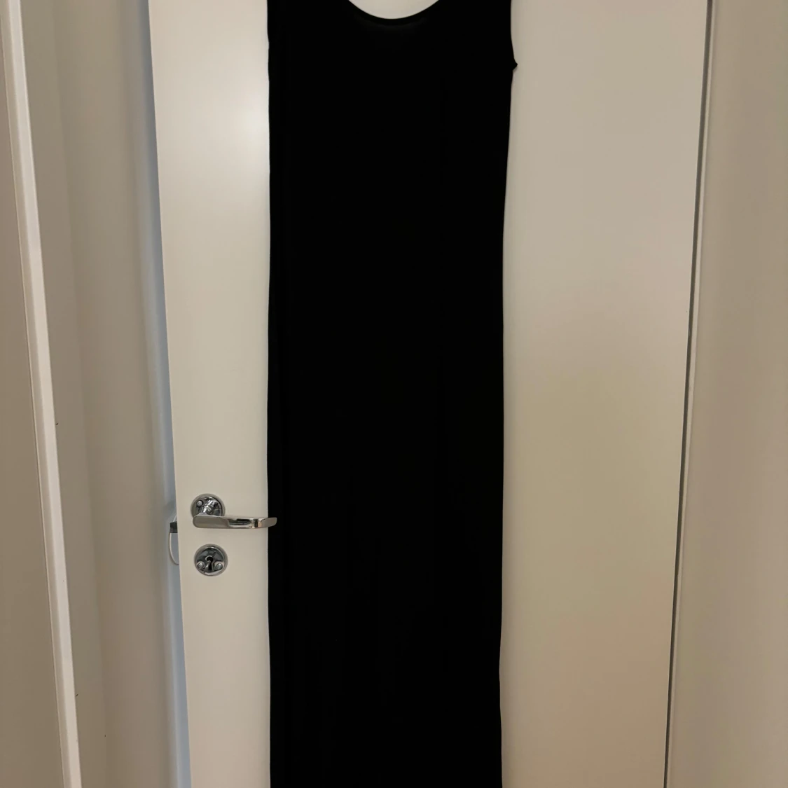 Svart långklänning