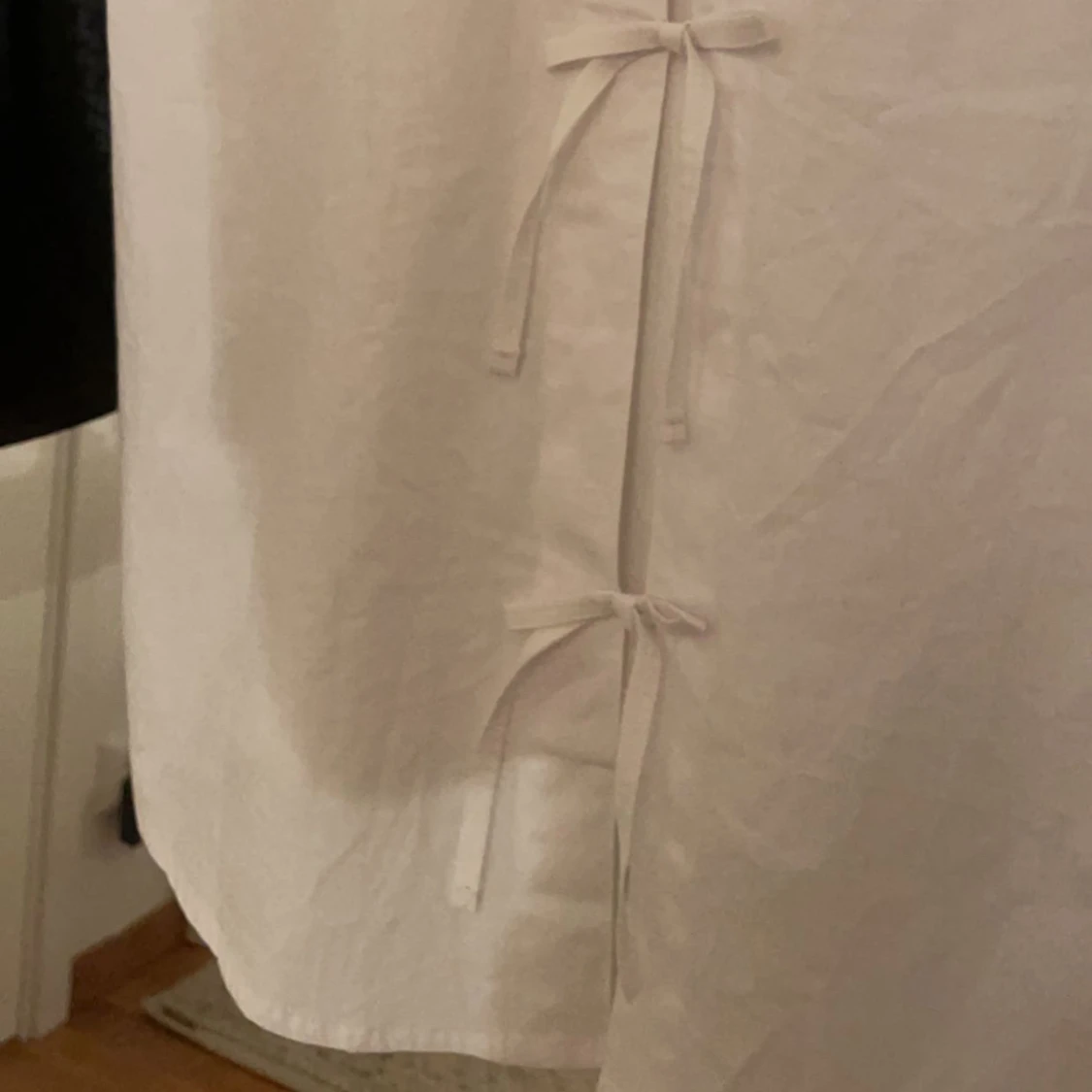 Vit t-shirt med knytning från ONLY - 93