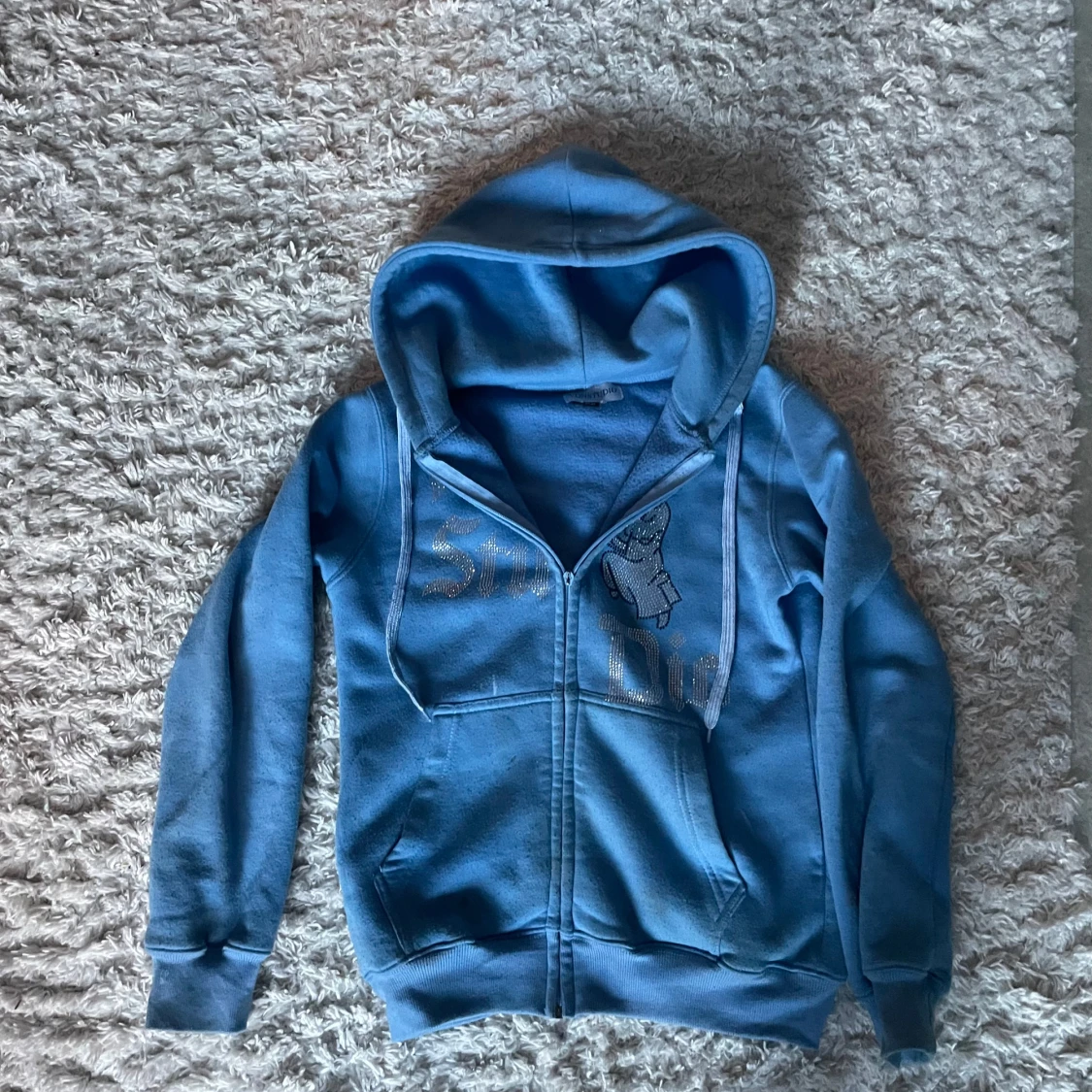 Blå rhinestone hoodie från Vonstudio - 1