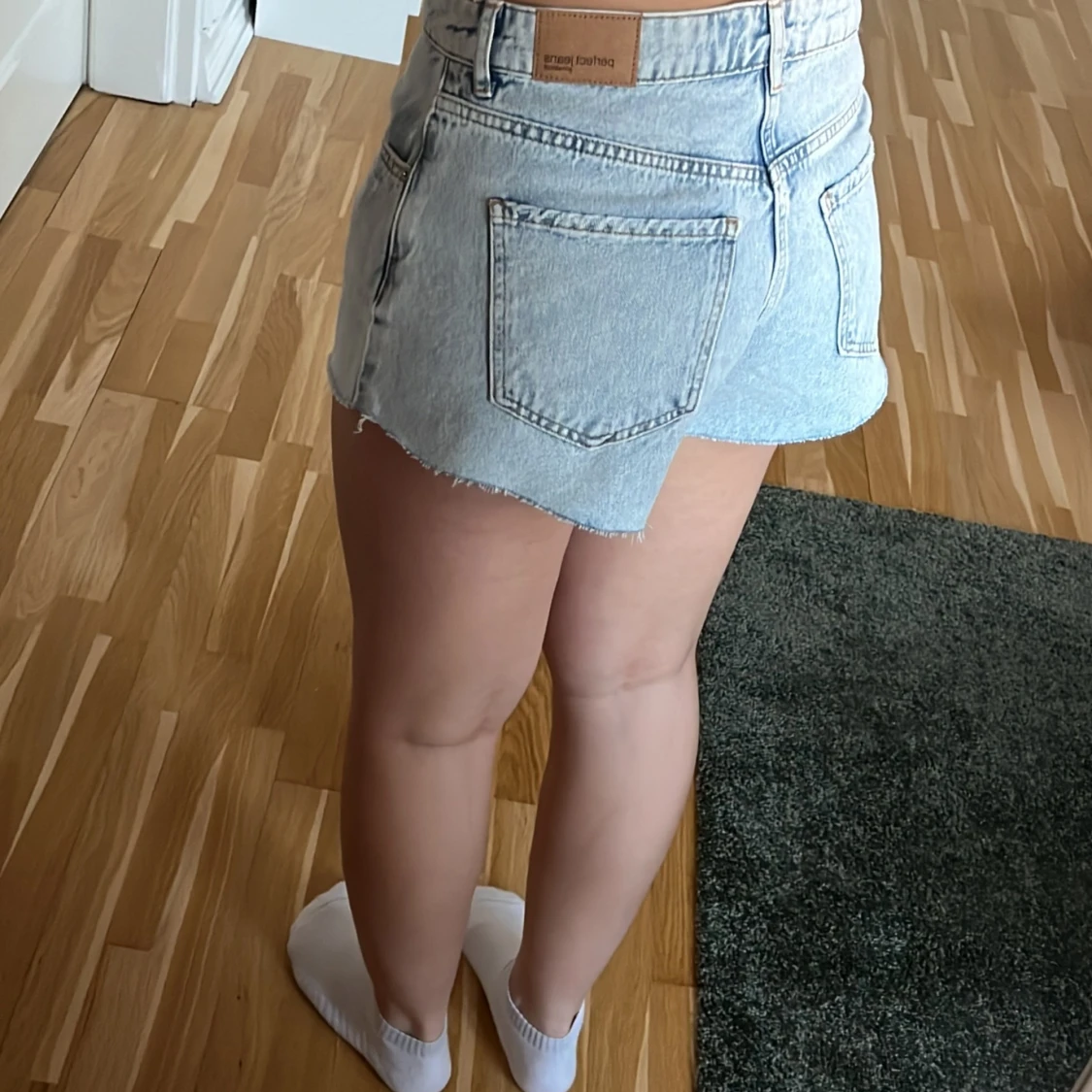 Ljusblå jeansshorts från Ginatricot  - 90