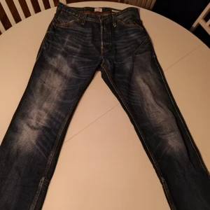 Replay Jeans - Byxor från Replay. I storlek W29 L34. Byxorna är i bra skick.