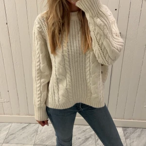 Stickade tröja  - Skit najs stickad tröja ej använd så mycket. 