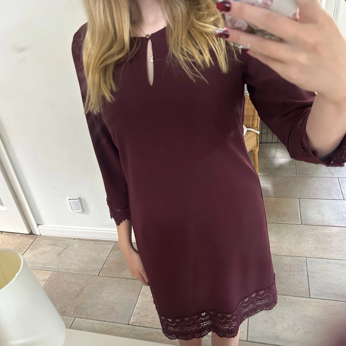 Vinröd Anna Field klänning