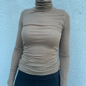 Polotröja från Intimissimi  - 🌟Beige polotröja från Intimissimi