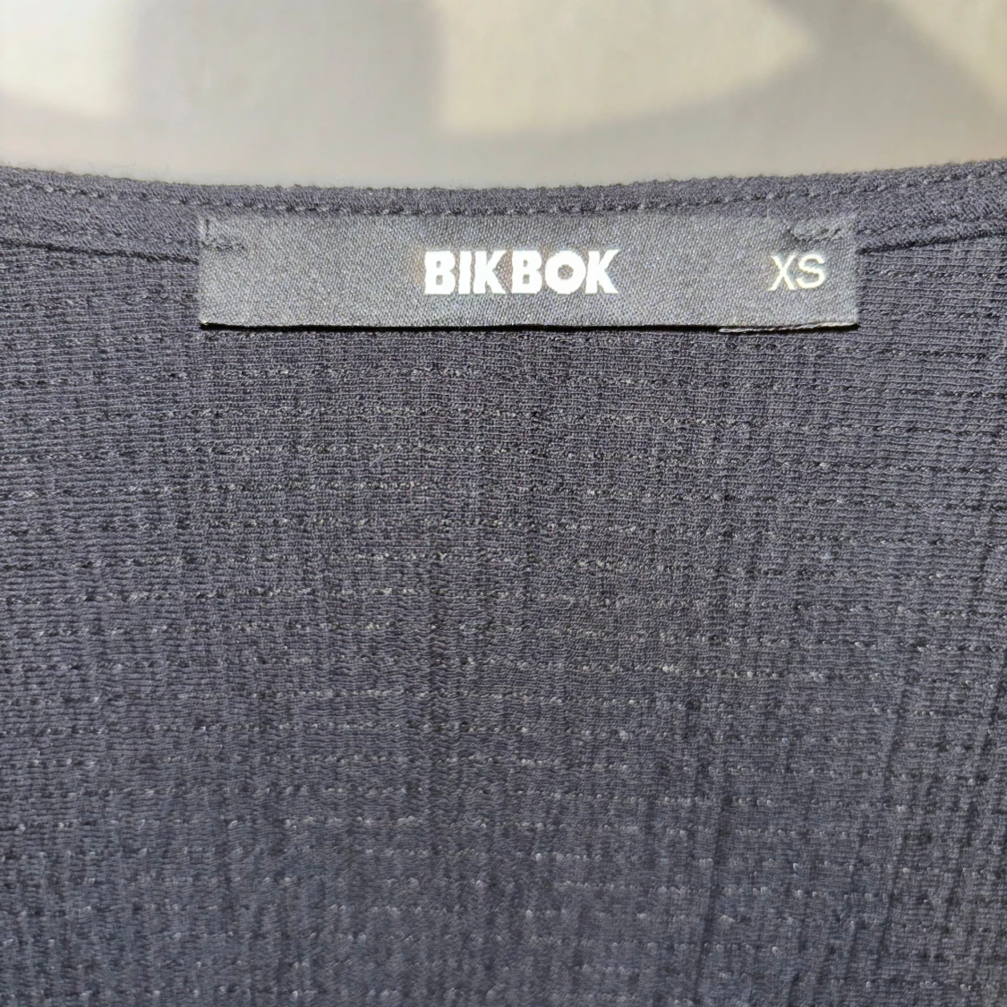 Svart ribbad topp från Bik Bok - 91