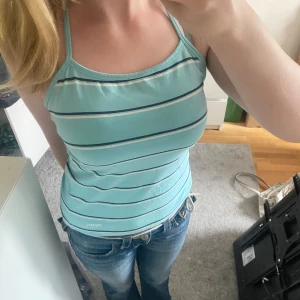 Halterneck top - Fin turkos tröja