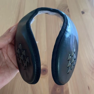 Ear muffs - Used but in good condition 