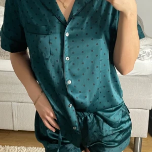 Pyjamas - Nytt pyjamas (oanvänd) set från Victoria Secret i storlek XS köpt för 699kr