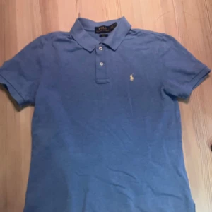 Polo pike till tånoringar - 9/10 skick polo pike snygg till skolstart
