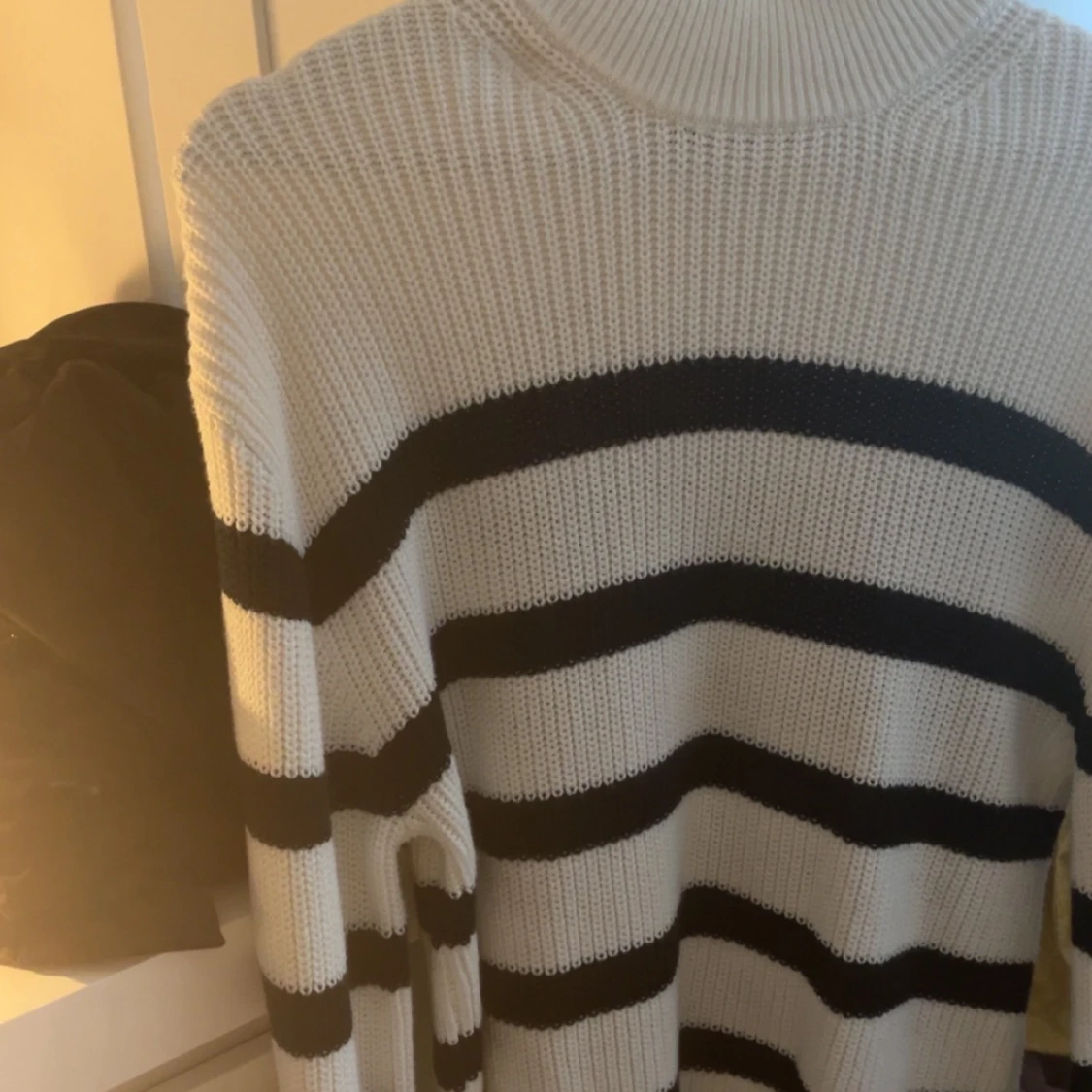 Randig stickad tröja från KappAhl