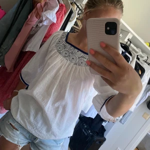 Blus - Ganska gammal men inga anmärkningar👌🏼💖