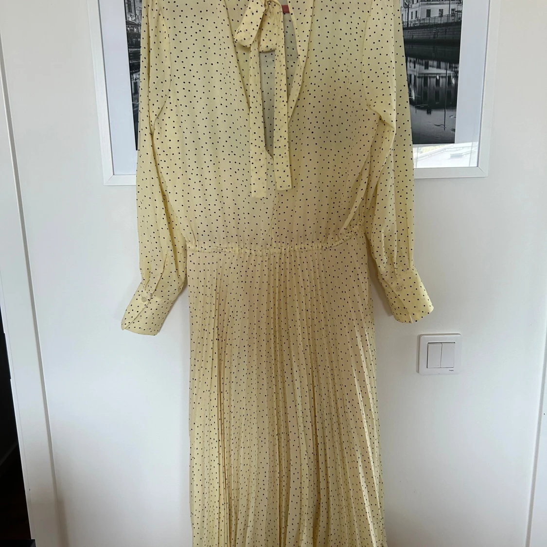 Gul midiklänning  - 1