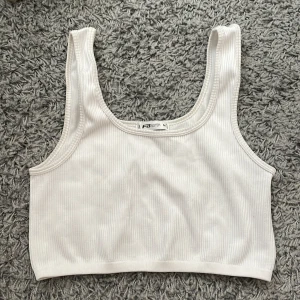 Linne - Linne från NewYorker, finns lite missfärgningar på insidan av sömmen men de går nog bort i tvätten🫶🏼