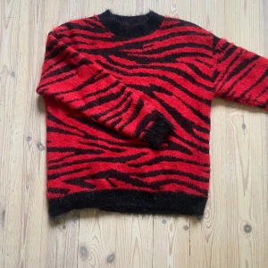 Stickad tröja  - Så fin stickad tröja! Perfekt till hösten❤️