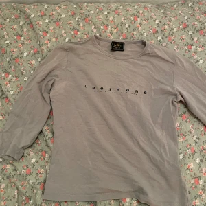 Lee Jeans top - Cool top från Lee Jeans Storlek M, dock så skulle säga mer S