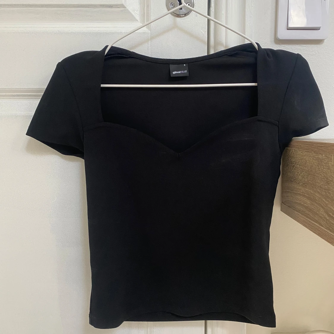 Svart topp från Gina Tricot