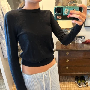 Uniqlo ulltröja - Fin tröja ifrån uniqlo i bra skick och kvalite perfekt för hösten