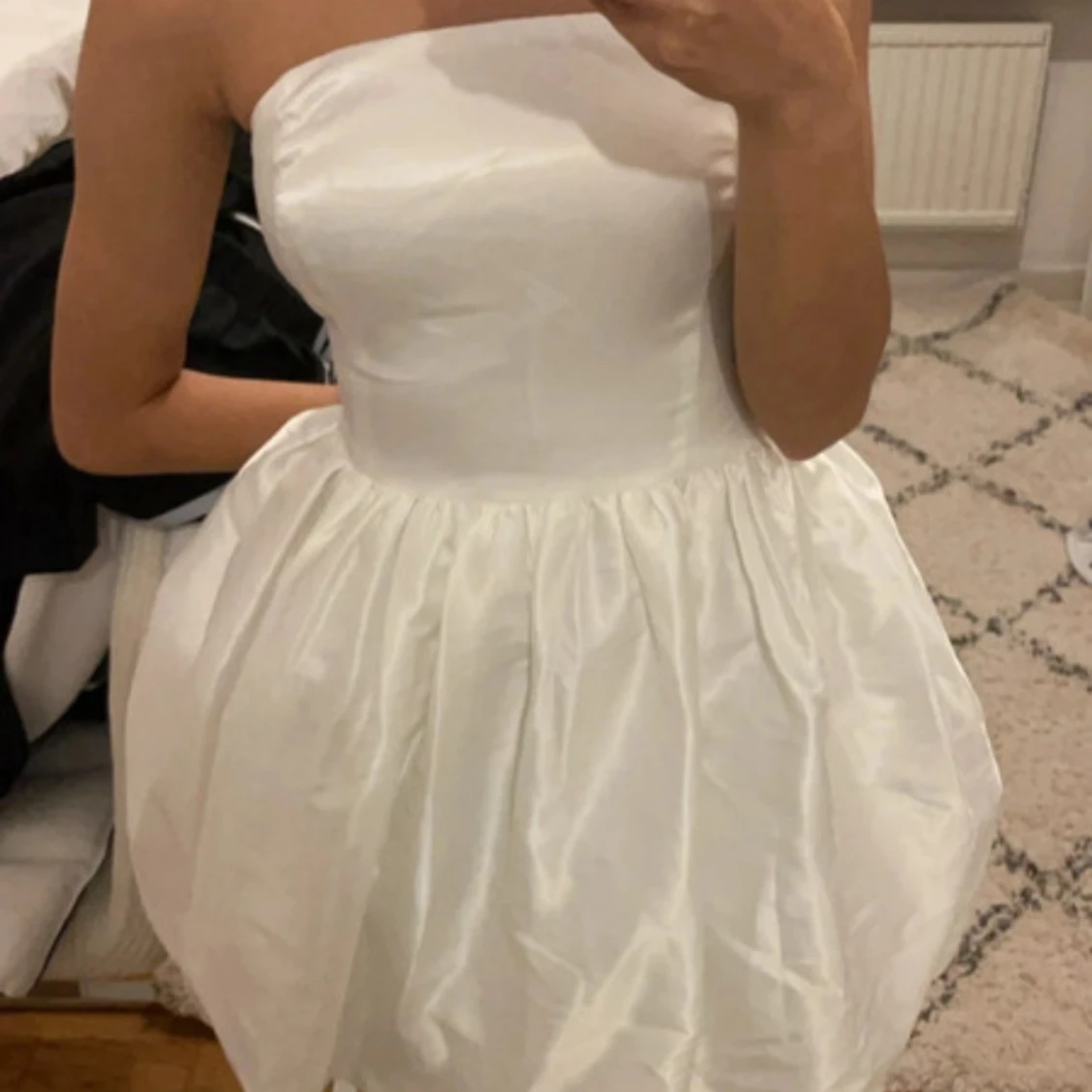 Vit axelbandslös klänning - 90