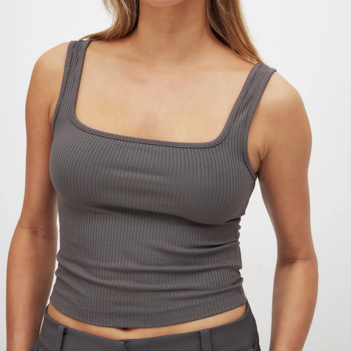 Grå ribbad linnetopp