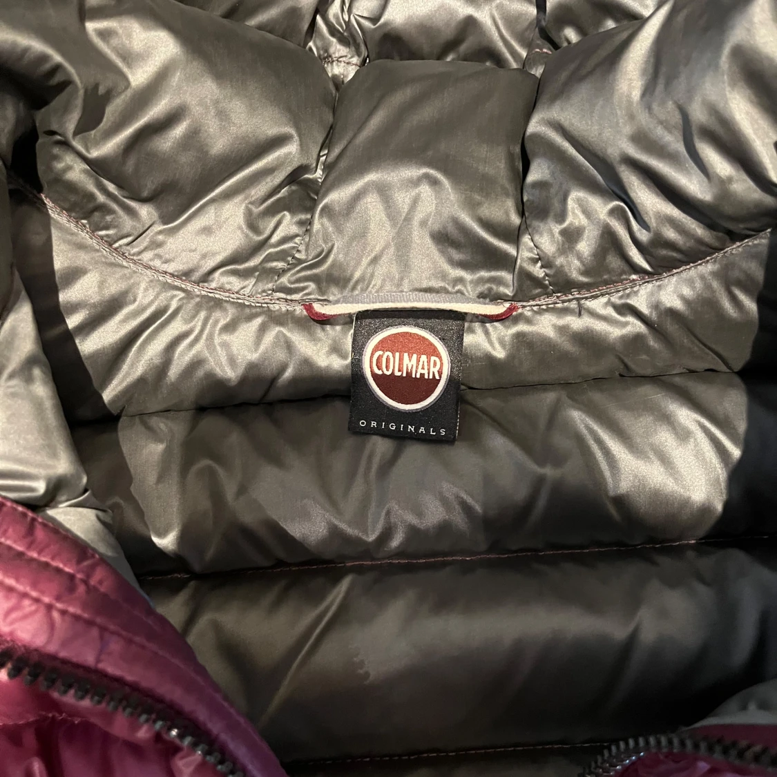 Vinröd dunjacka från Colmar - 4
