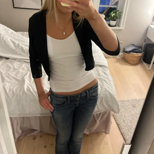 Svart bolero - Jättefin bolero med trekvartsärm💕