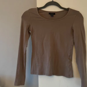 tröja  - beige tröja 