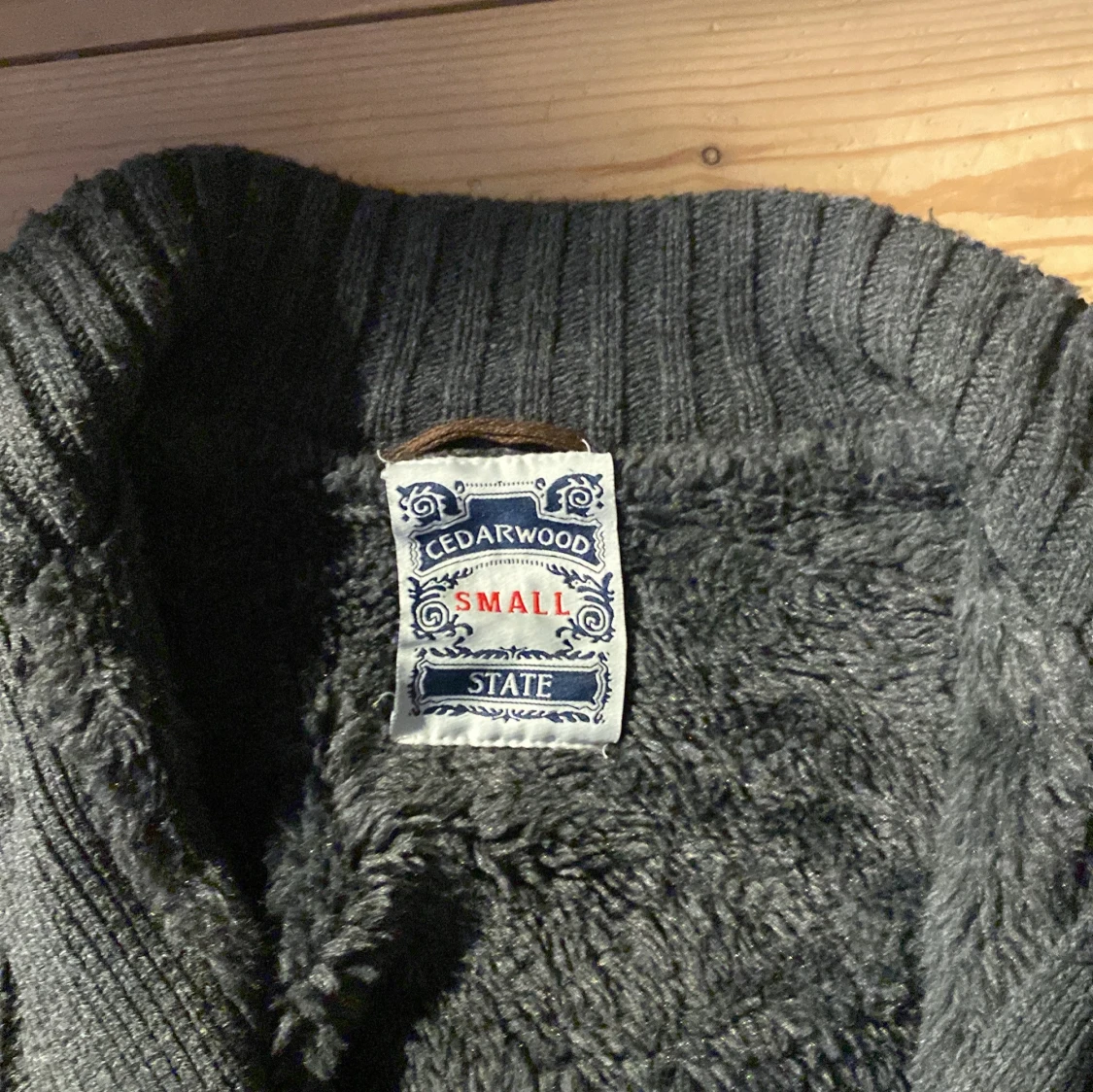 Stickad cardigan med päls  - 1