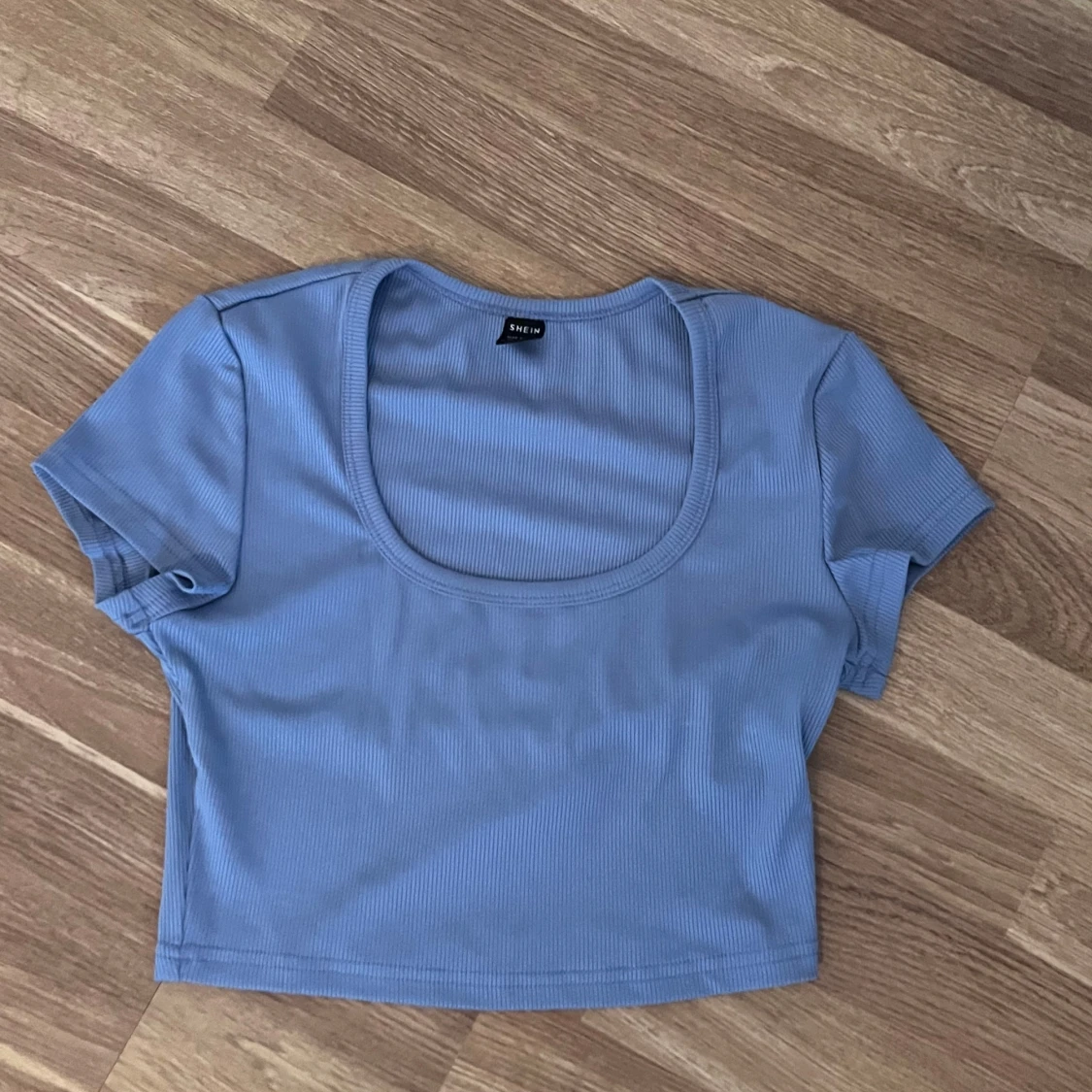 Blå ribbad croppad topp från SheIn - 1