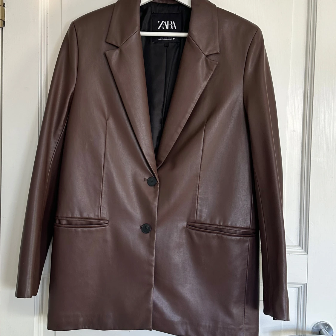 Brun kavaj från Zara skinn