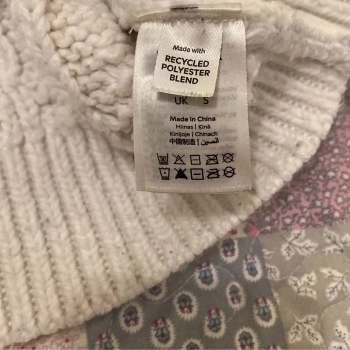 Off white stickad tröja från Lindex i S - 2