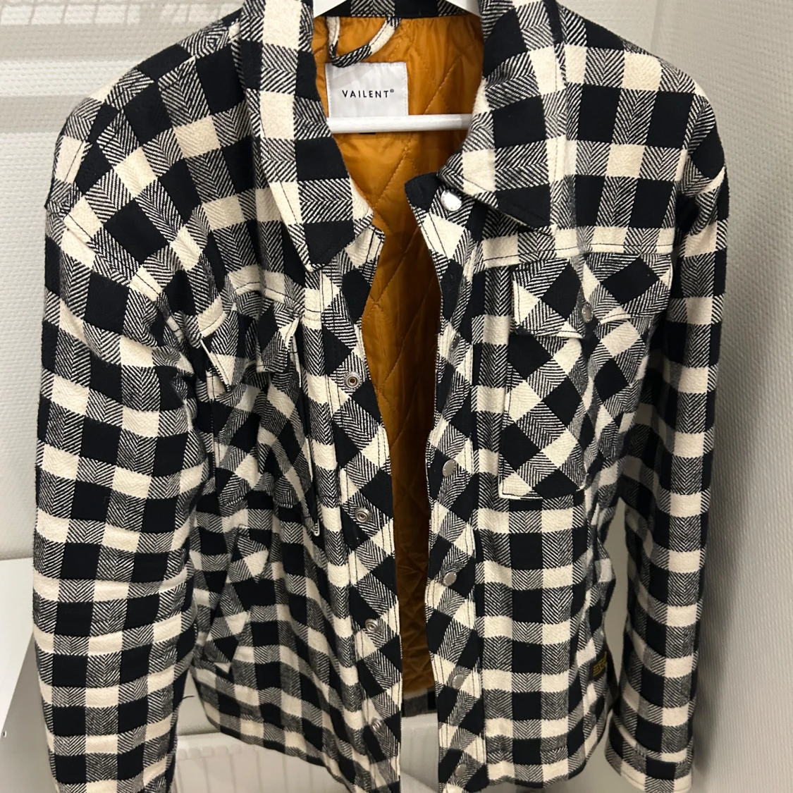 Svartvit rutig jacka från Vaillent - 2