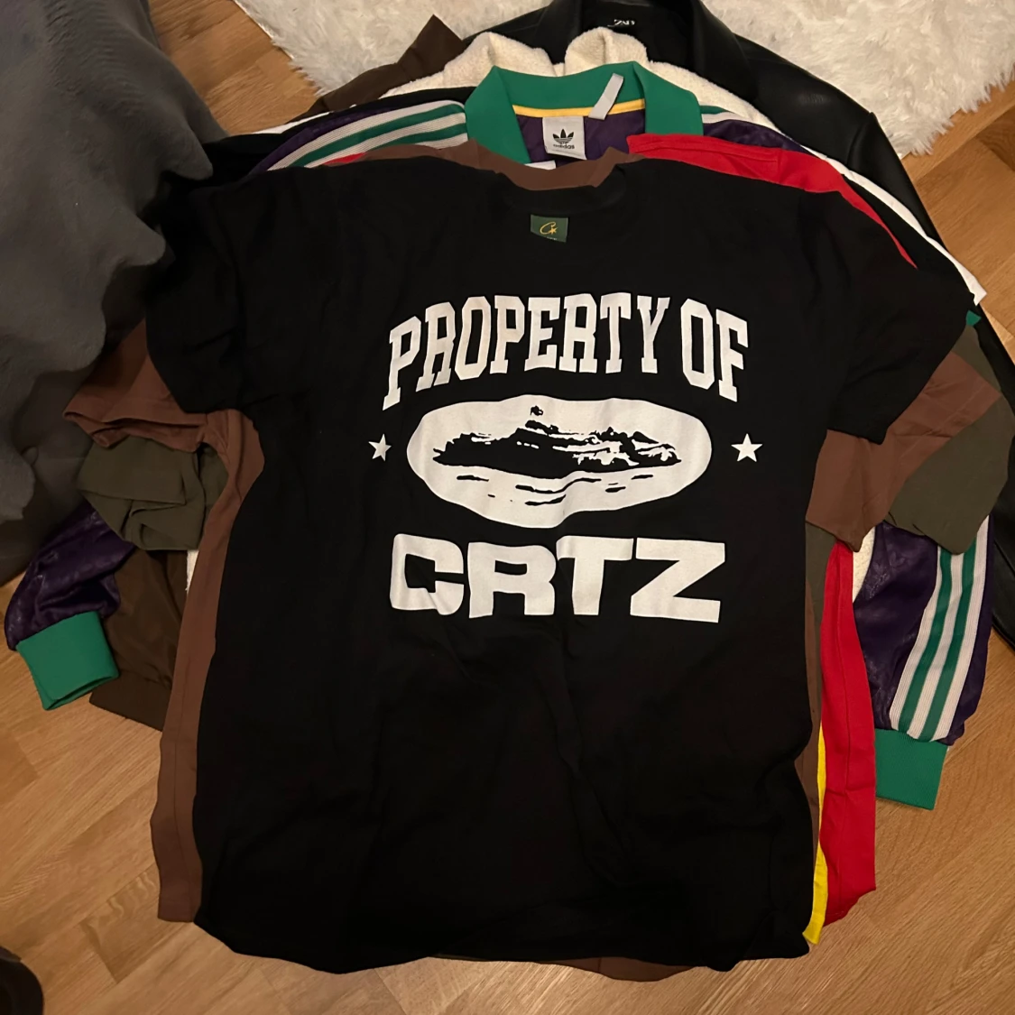 Svart t-shirt från CRTZ