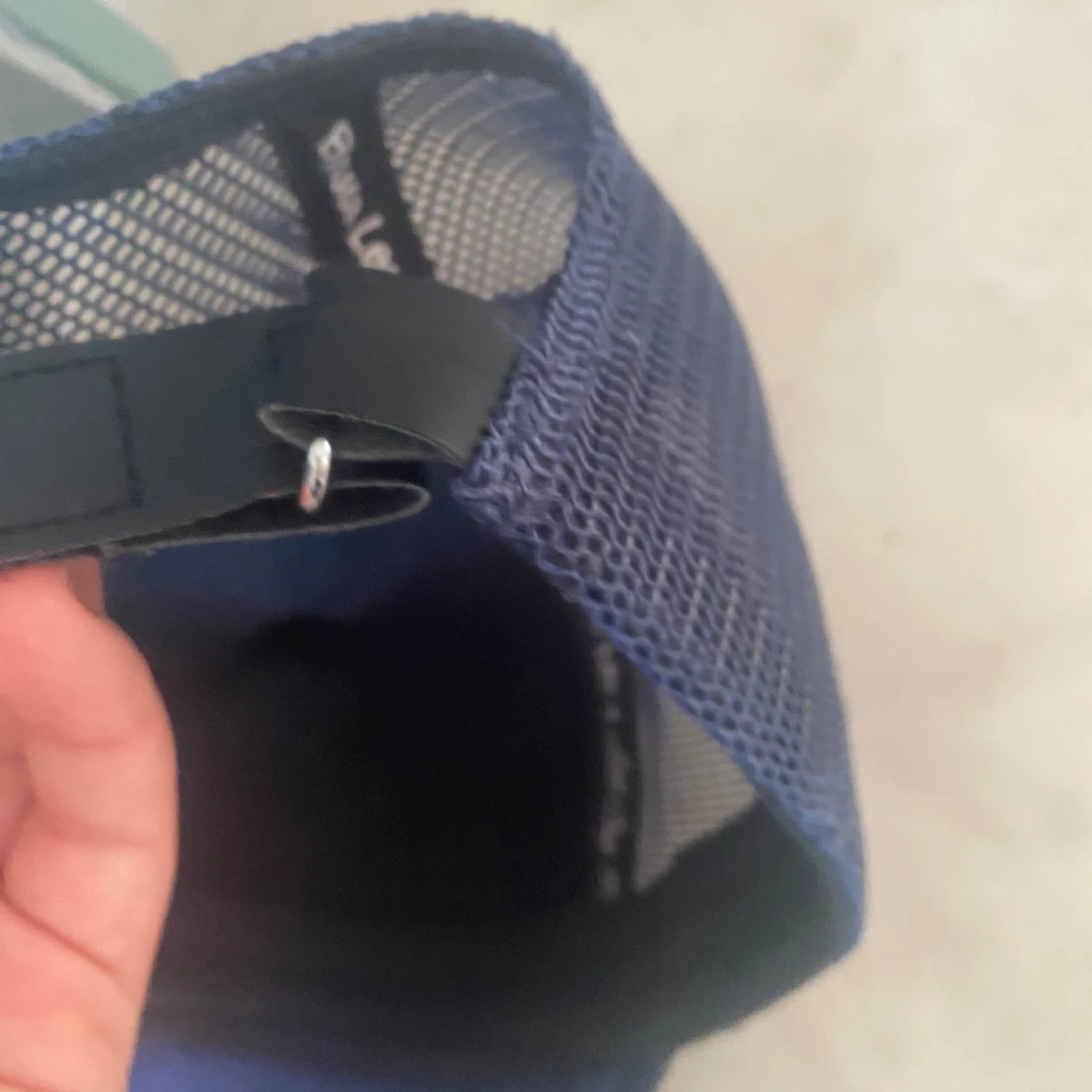 Blå keps med 500-kronorsmotiv - 2