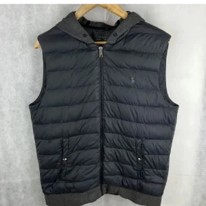 Väst Ralph lauren - Skicket är 8/10 