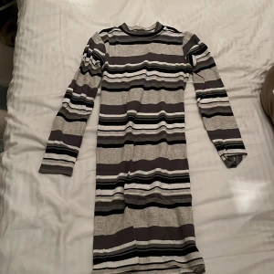 Klänning  - Klänning från bikbok i bra skick, använd 2 gånger. Storlek Small!  
