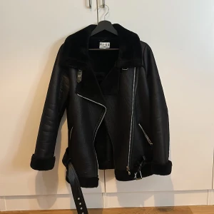 Jacka - Köpt nyligen, kommer ej till användning 