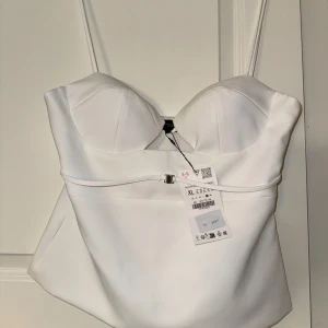 Vitt linne  - Helt ny, prislapp på 