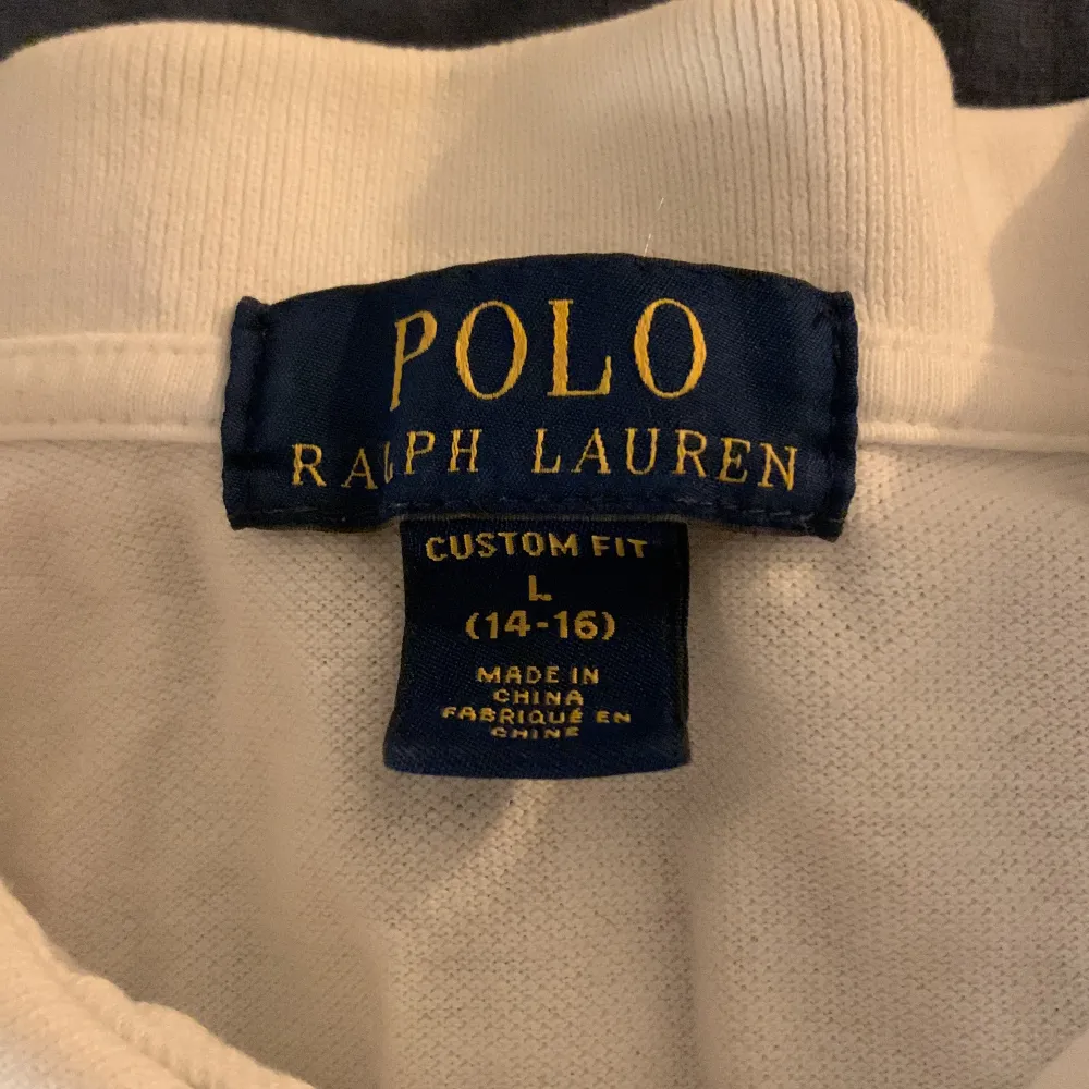 Sjukt snygg Ralph Lauren piké i toppenskick, priset kan diskuteras🍾🍾. T-shirts.