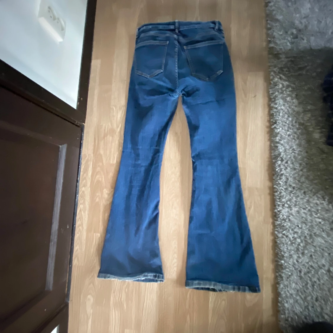 Blå flare jeans från MNG - 90