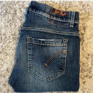 Dondup George  - Dondup George med riktigt snygg tvätt | Inga defekter | Skriv vid frågor eller bilder | Pris kan diskuteras lite 