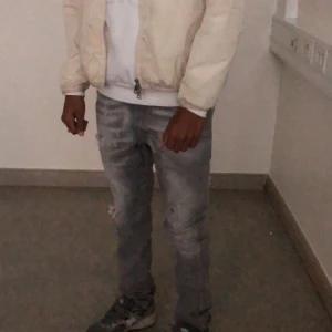 Monclear Vindjacka - Liten i storleken, kom privat för mer info/bilder.