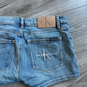 Calvin klein shorts  - Super snygga shorts! Rätt så låga! Använd fåtal gånger. Storlek S tror jag! 