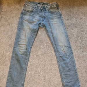 Replay Jeans - Repaly Newbill  Andvänt men fint skick Skriv vid frågor😊 Pris kan diskuteras!