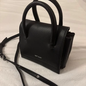 Handväska Matt Natt - Köpt för 1000 från wardowe sidan, Söt och fin och passar till det mesta. Väldigt bra skick. Använd några ggr