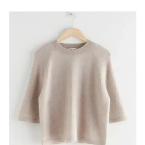 Stickad tröja - Trekvartsärmad stickad tröja 💕