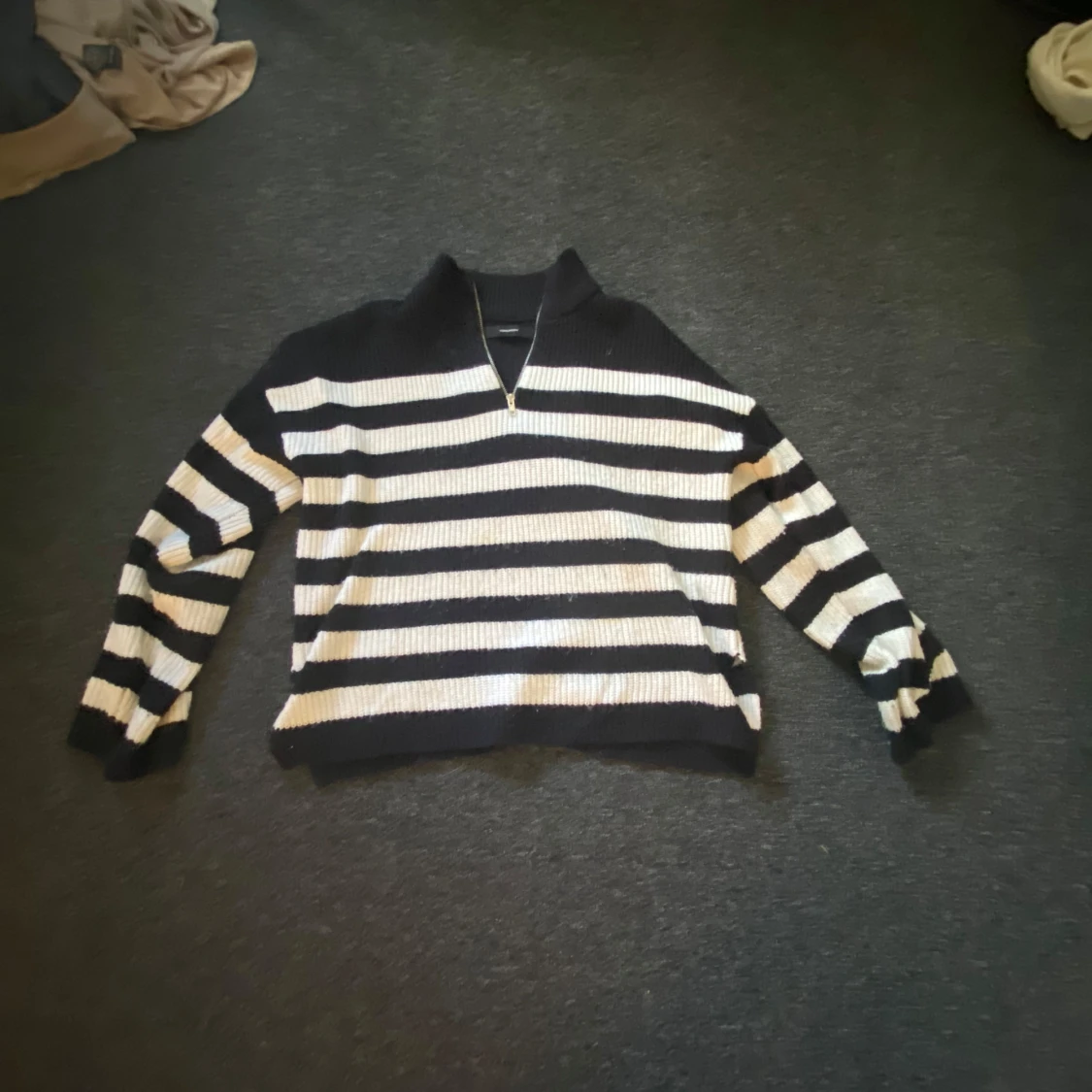 Stickad med dragkedja - 90