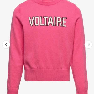 SLUTSÅLD ZADIG VOLTAIRE TRÖJA! - SUPERSNYGGG älskar verkligen den är i super bra sick och är slutsåld i strl 158 Men passar allt från xxs-s💕stickad tröja ny pris 1900 hör jätte gärna av er vid intresse 😊