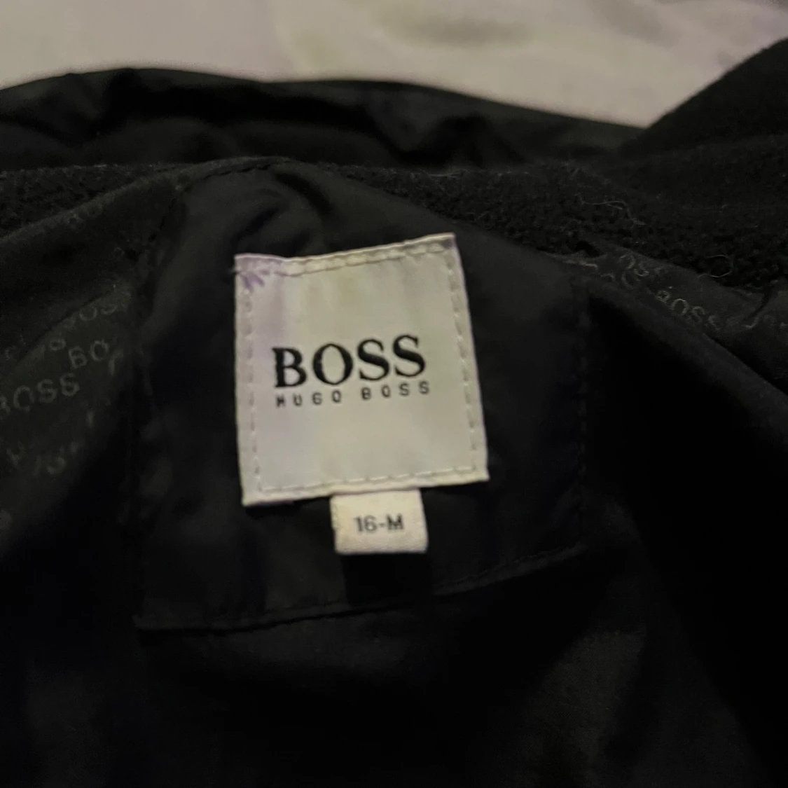 Svart pufferjacka från Hugo Boss - 90