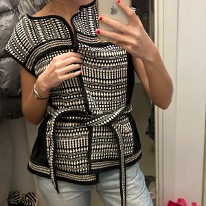 Väst/kofta - Super fin lite bohemisk tröja/väst💕