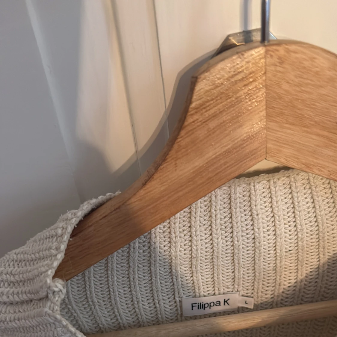 Beige stickad tröja från Filippa K - 90